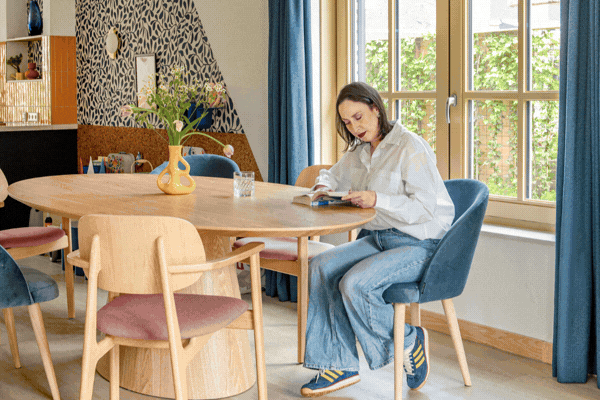 In hun ‘Tropi-Scandi’ interieur mixen Marie en Eduardo het kleurrijke van Costa Rica met Scandinavische eenvoud en Nederlandse handigheidjes.