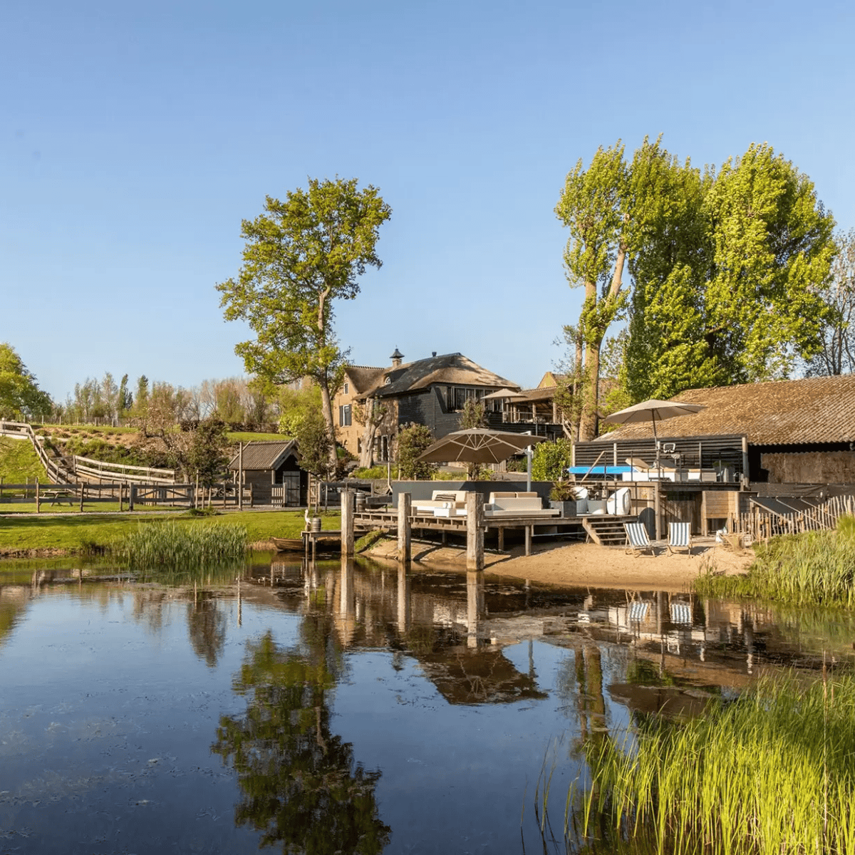 Funda-parel: deze idyllische woonboerderij is de droom voor dierenliefhebbers