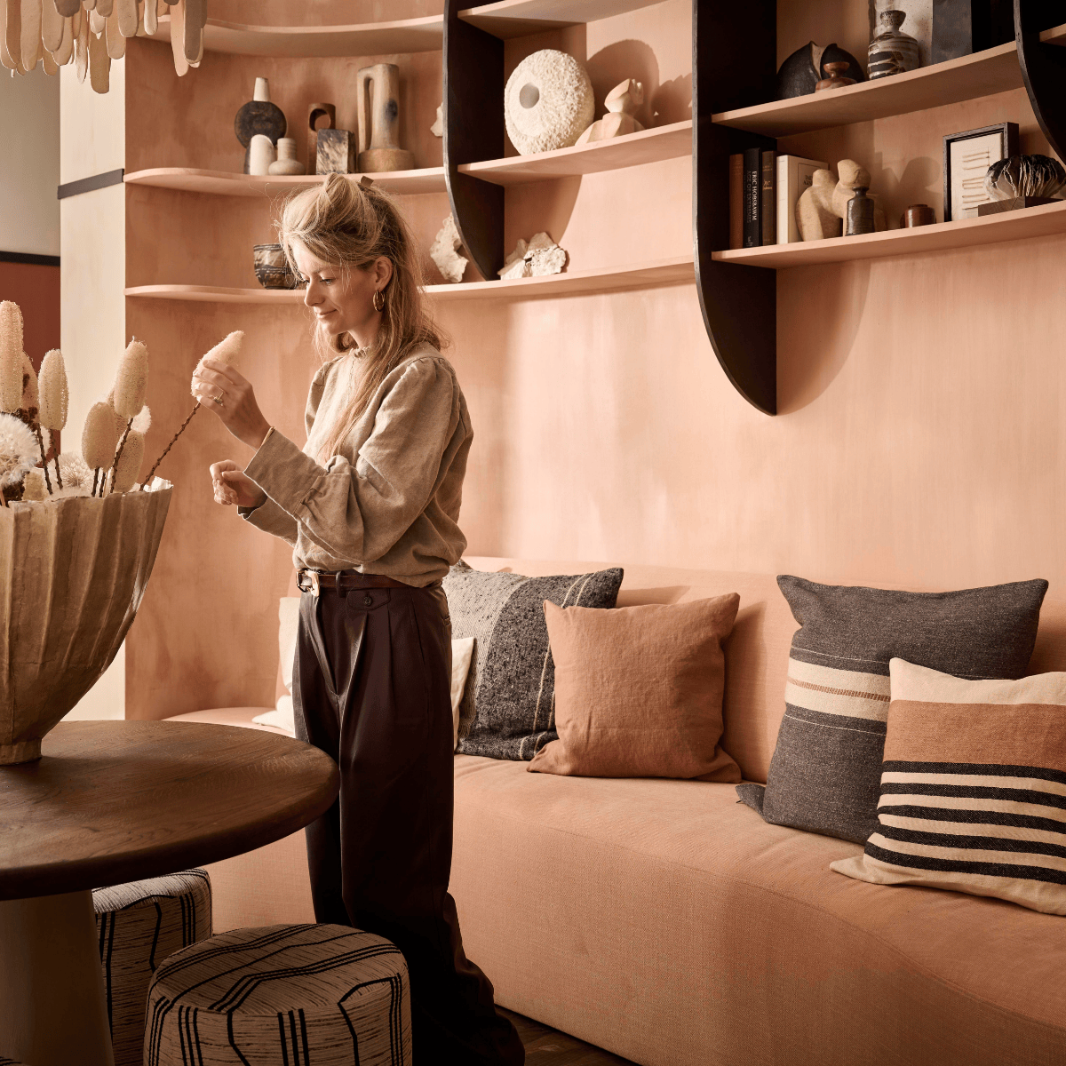 Teder terra: 3 tips van stylist Liza voor romantiek met een rauw randje