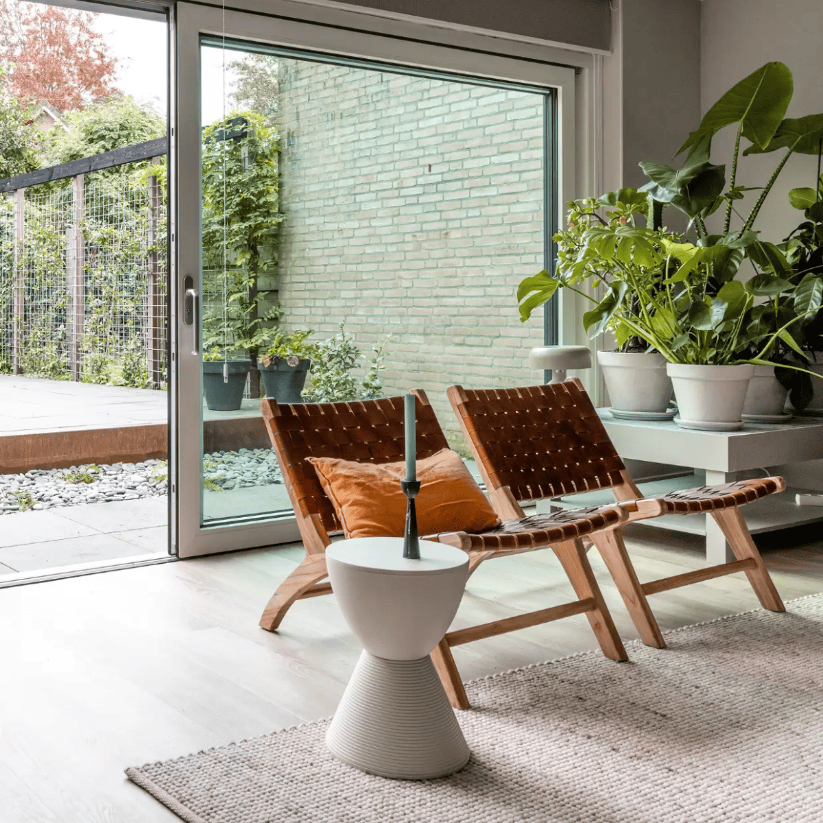 Met deze TikTok-hack zorg je voor minder spinnen in huis én brandschone ramen