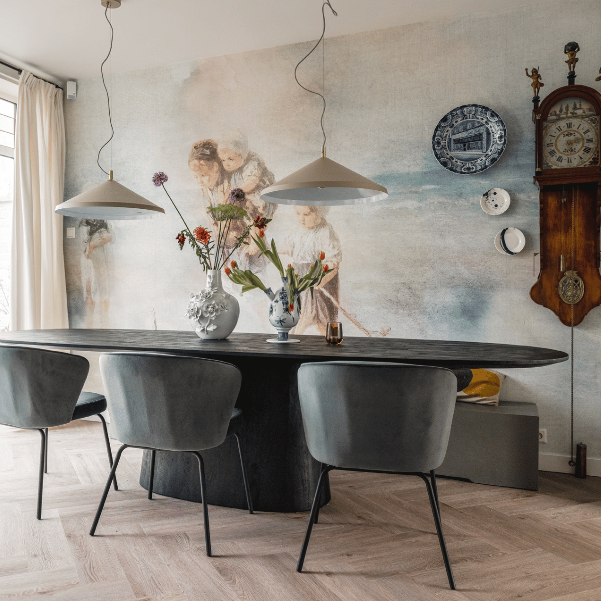 Bij 'Cosy Dutch Design' horen oude Hollandse Meesters, vindt Frans. 'Oer-Hollands, maar wel chic en gezellig.' Zo verwerk je zelf Hollandse Meesters in het interieur. 